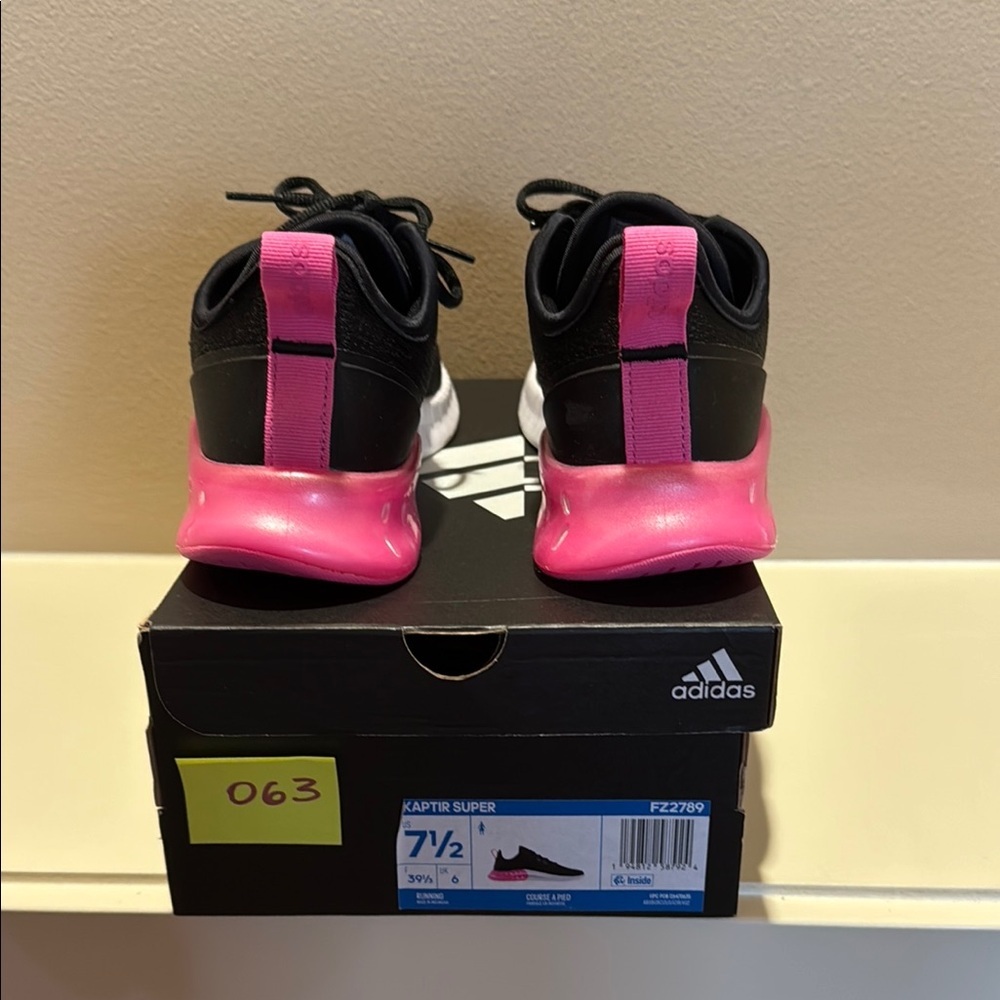 Adidas Kaptir Super Women’s Size 7.5 Running Shoes Black w/ Pink FZ2788 - Picture 9 of 11
